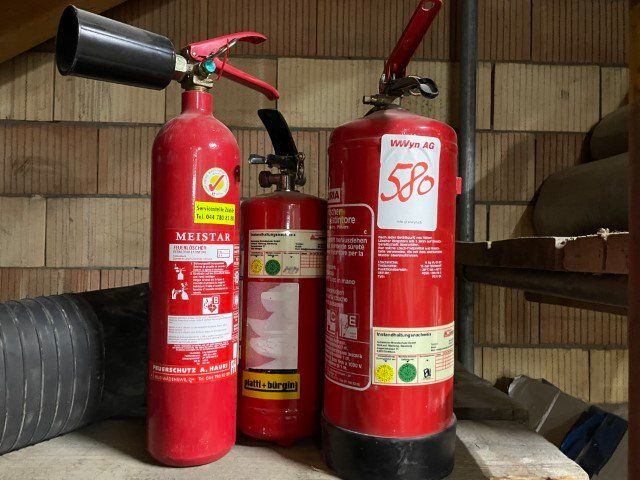 3 Feuerlöscher (Lot 580) Standort 8305 Dietlikon | Kaufen Auf Ricardo