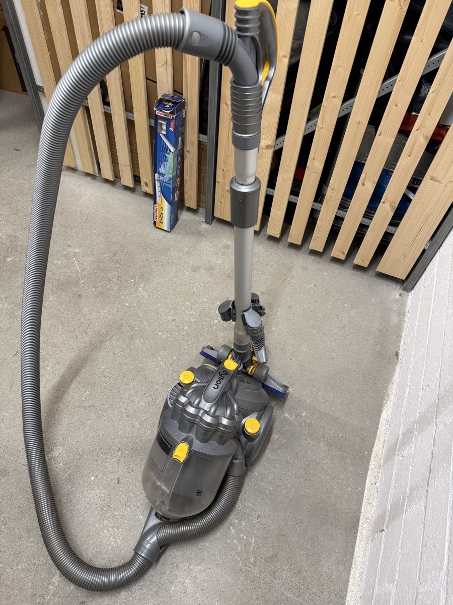 Dyson Aspirapolveri & Accessori: Dyson DC08 Staubsauger – Usato da Wabern venduto da RR50mono 2