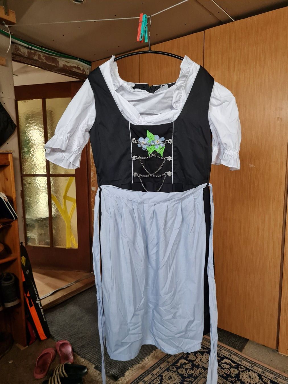 Kleider: Dirndl Set , Grösse M – Gebraucht aus Coeuve von Nelly2