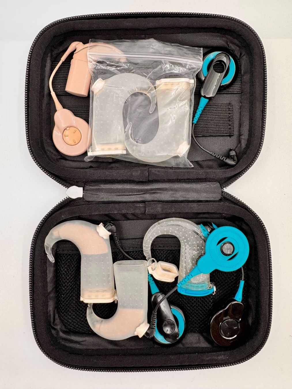 Medizinische Geräte: Cochlear Hörhilfezubehör – Defekt aus Hermetschwil-Staffeln von Sigmund57