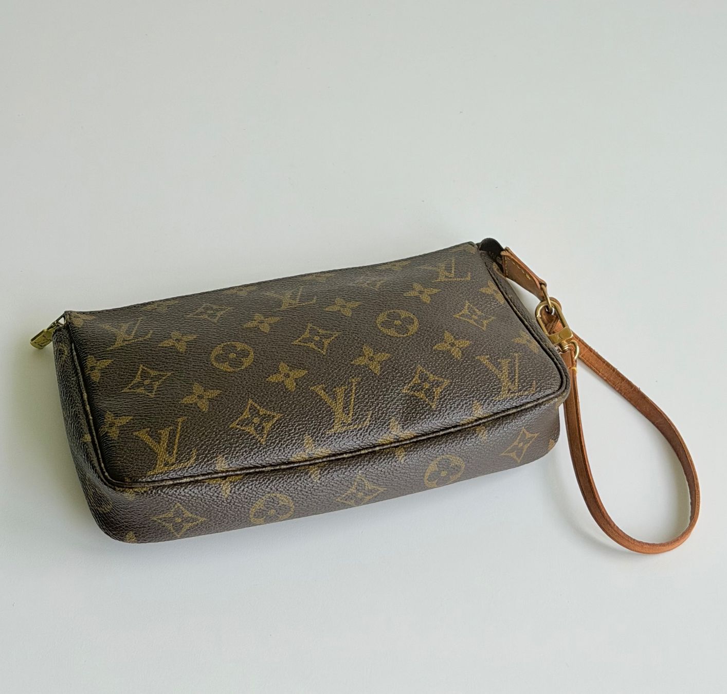 Louis Vuitton Borse da donna: Louis Vuitton Pochette Accessoires – Usato da Reinach AG venduto da gab_8s7m 4