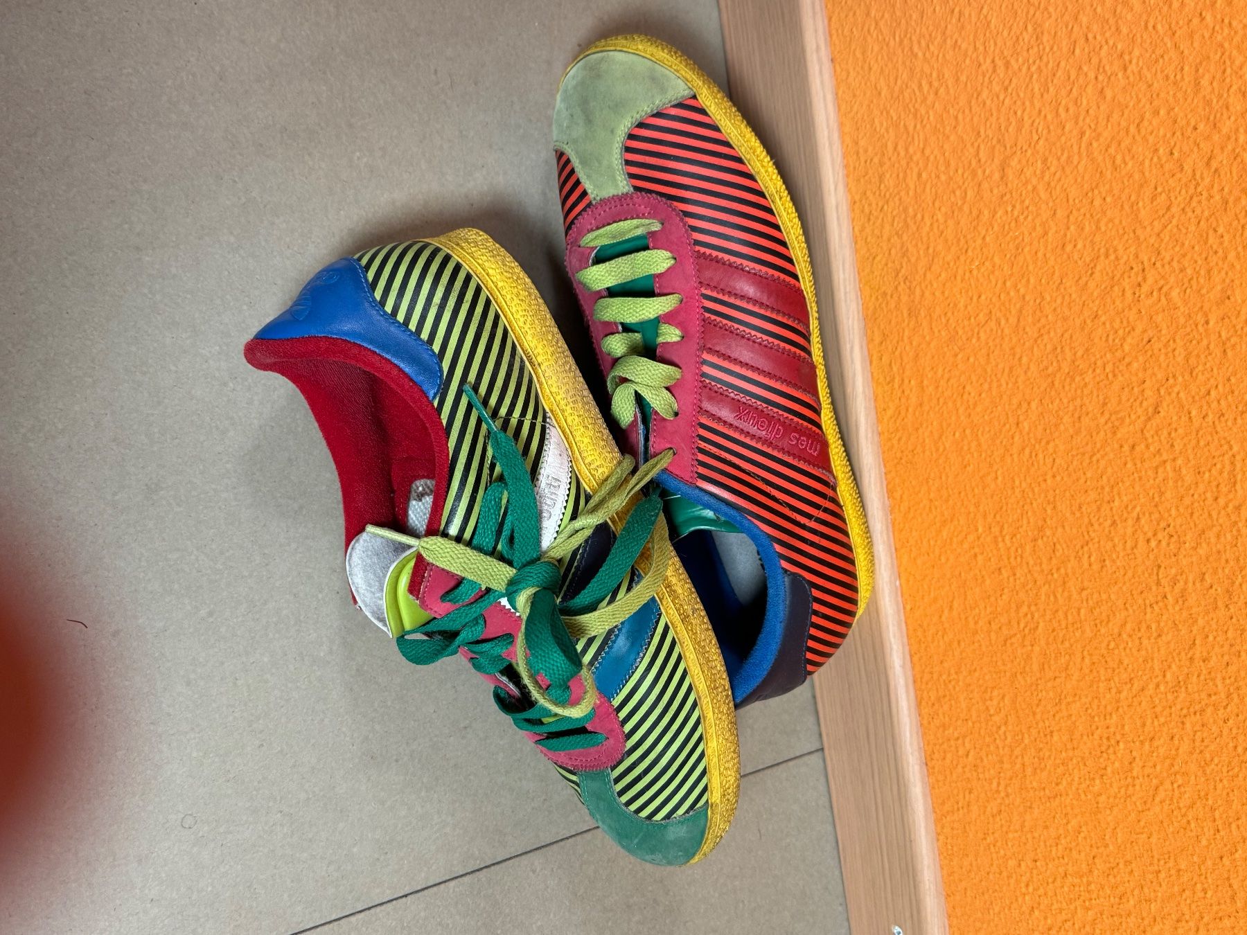 Adidas Scarpe da uomo: Adidas Sneaker Gr. 42, Bunt, Super Design! – Nuovo (secondo la descrizione) da Zürich venduto da anwand 3