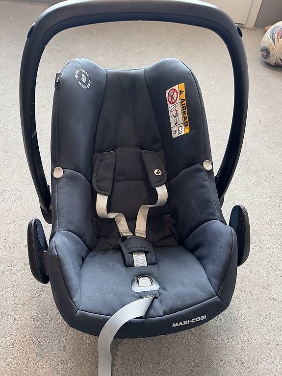 Seggiolini per auto: Maxi Cosi – Usato da Bern venduto da reah22