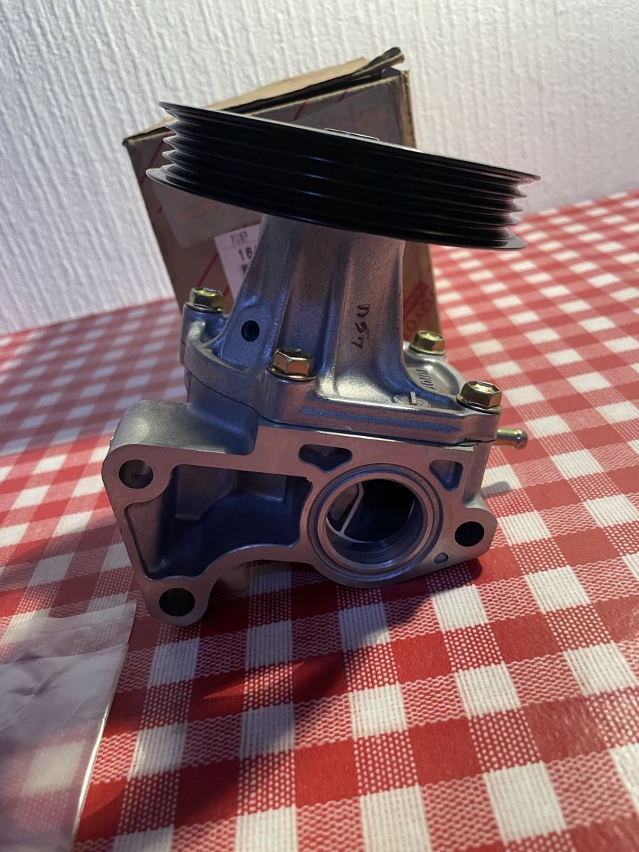 Toyota Tutti pezzi di ricambio auto: Pompe à eau originale TOYOTA COROLLA | PASEO | STARLET – Nuovo e nell'imballaggio originale da Denges venduto da Ricautomotive 5