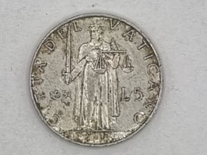 Tutti le monete: Vatican 5 L. 1951 Pius XII – Usato da Bure venduto da chap981