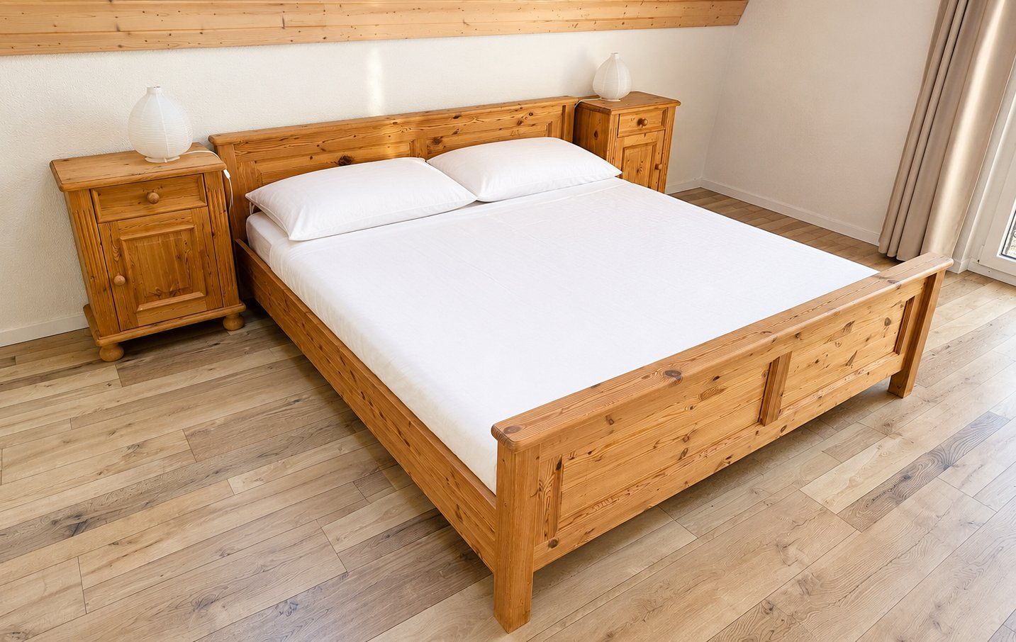 Betten: Doppelbett Kiefer – Gebraucht aus Hägglingen von Kanarienvogel