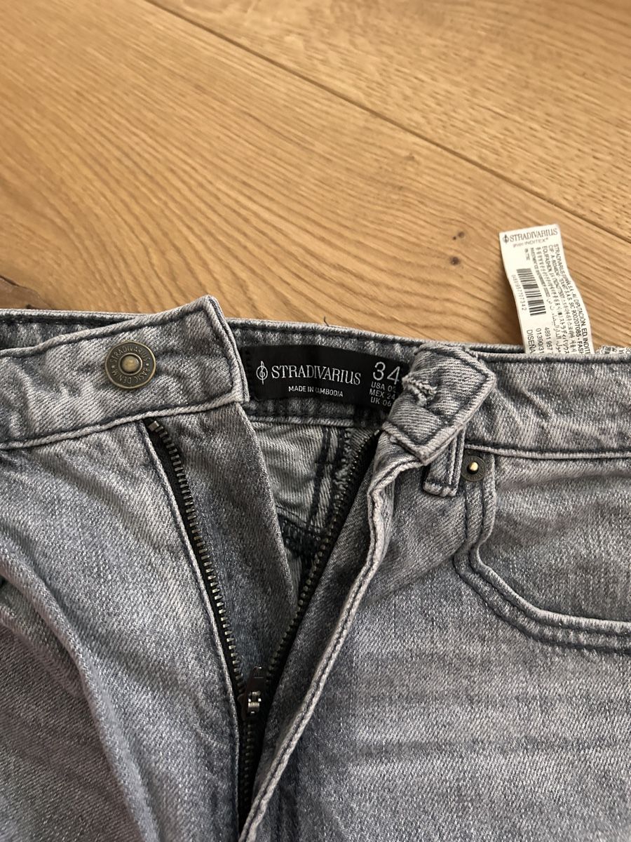 Stradivarius Jeans: Straight Leg Jeans Grösse 34 – Neu (gemäss Beschreibung) aus Bülach von lguedeskr 2