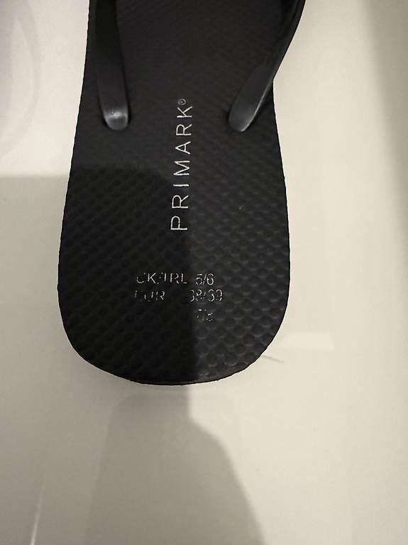 Scarpe da donna: Flip Flops Schwarz Gr.38/39 – Usato da Zürich venduto da Marti97 1