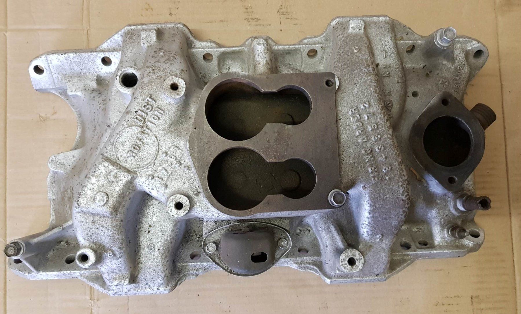 Mopar Tutti pezzi di ricambio auto: Original Mopar Intake Manifold – Usato da Niedergösgen venduto da usc_tt5r