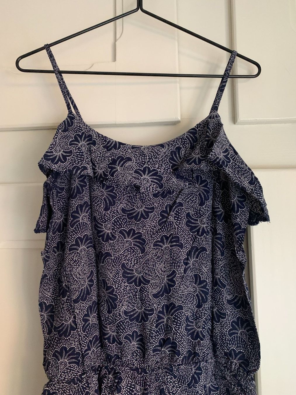C&A Tute: Jumpsuit dunkelblau-weiss gemustert 38 – Usato da Zürich venduto da Diazaio 1