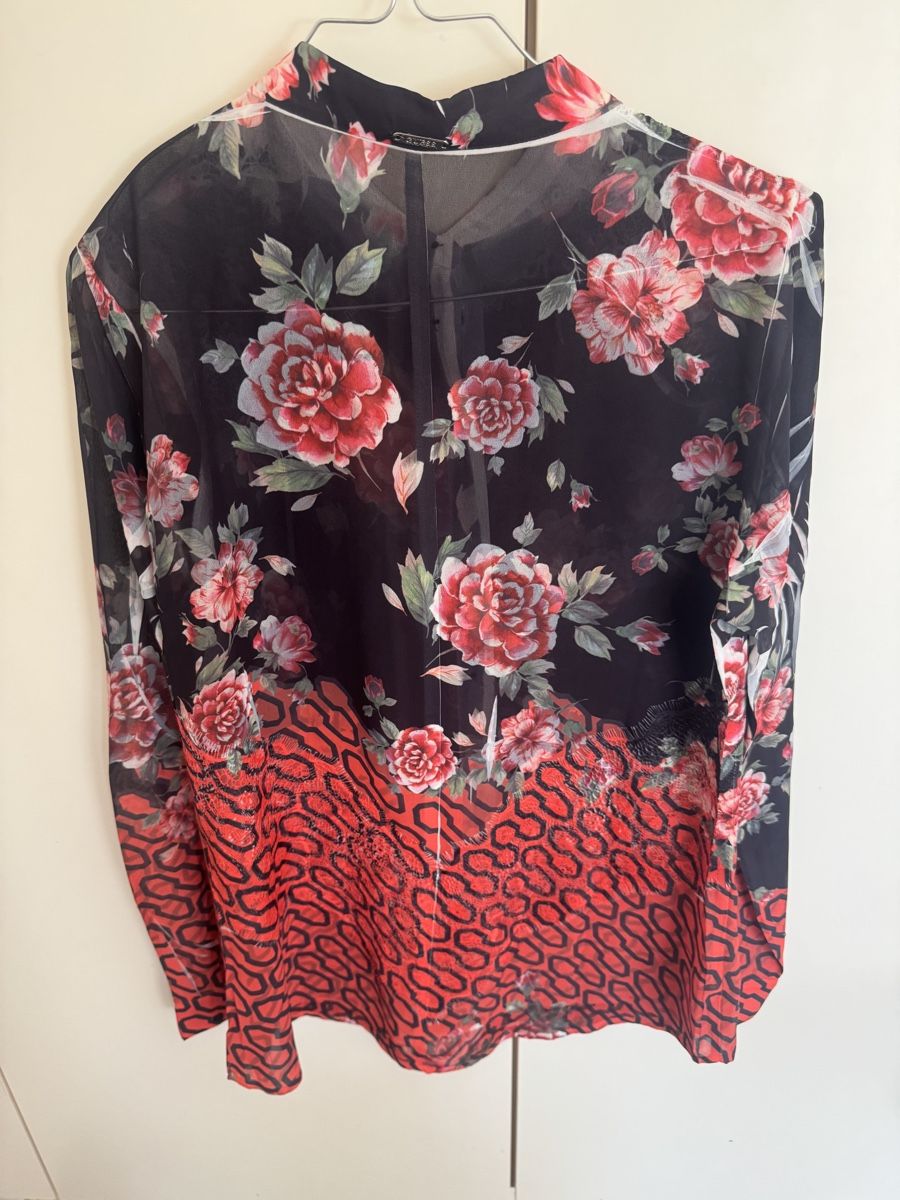 Guess Blusen: Bluse Guess M Rosenmuster  – Gebraucht aus Oberglatt ZH von jul_nhy7 2