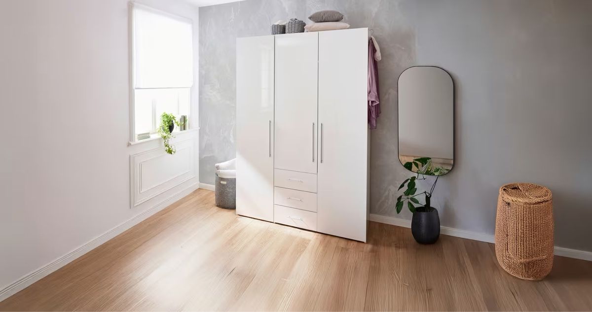 Schränke: magnum 3 door wardrobe – Gebraucht aus Winterthur von RN-789