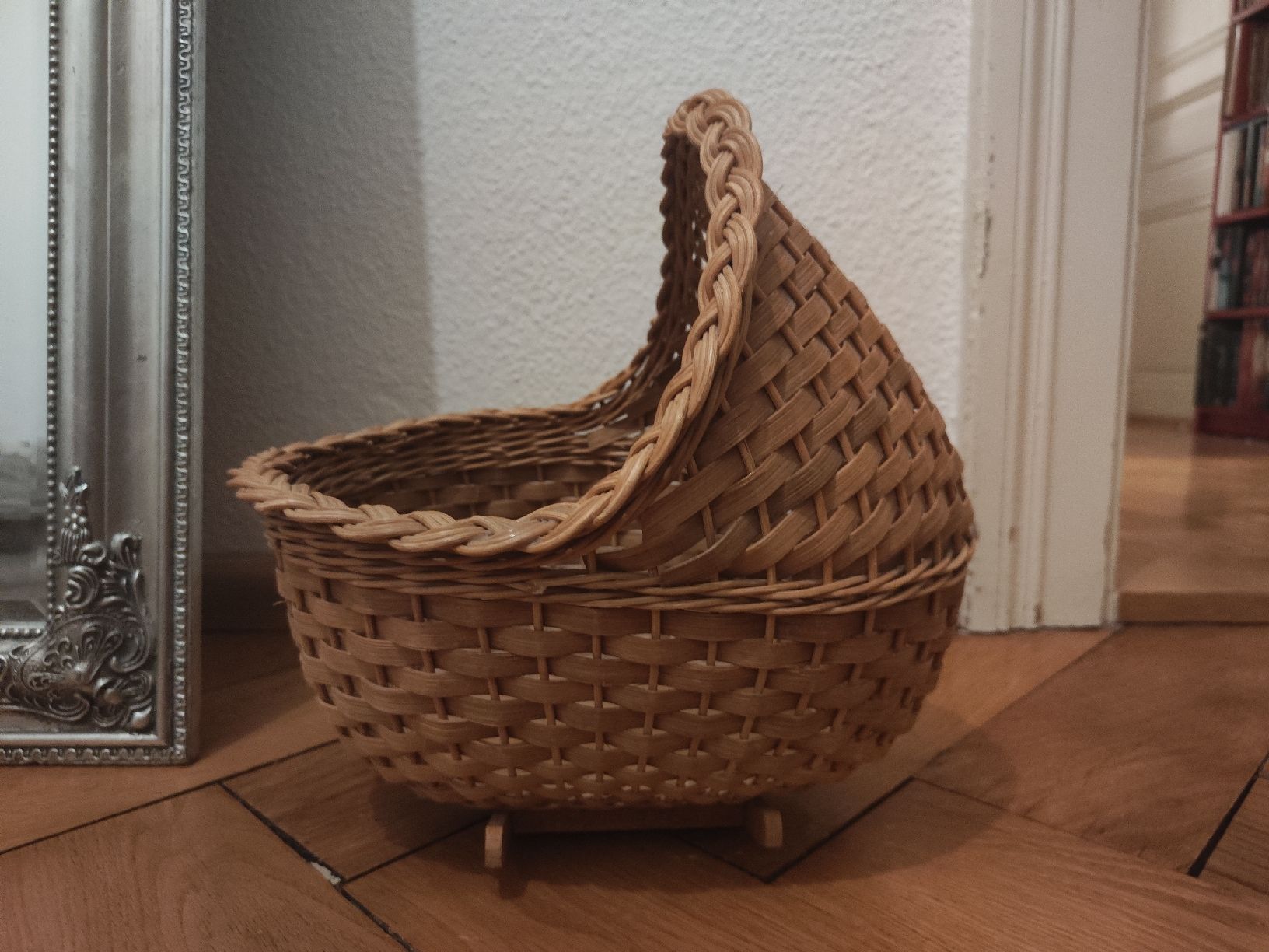 Autres articles pour la maison: Korbwiege für Puppen – D'occasion à Basel par CleaS