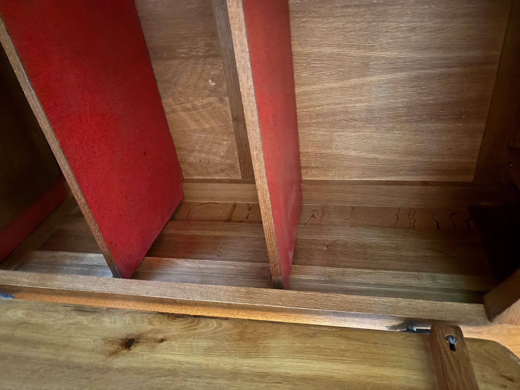 Armadi: Brutalist Belgian Cabinet in Massive Oak – Usato da St. Niklausen LU venduto da fab_62yk 2