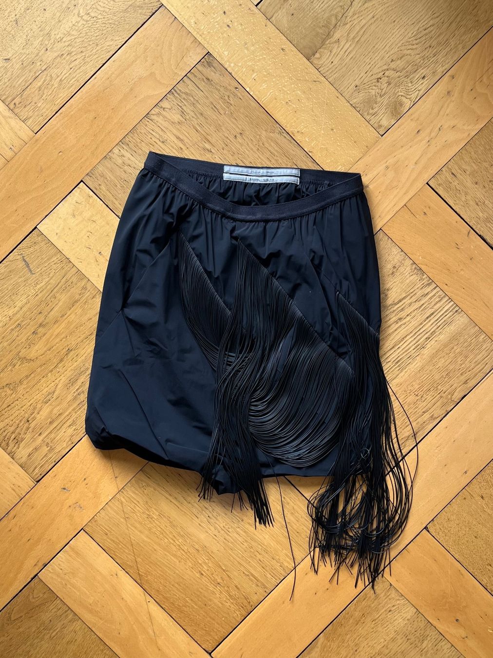 Rick Owens Gonne: Rick Owens, mini short/jupe avec franges – Nuovo (secondo la descrizione) da Genève venduto da dachaw 6