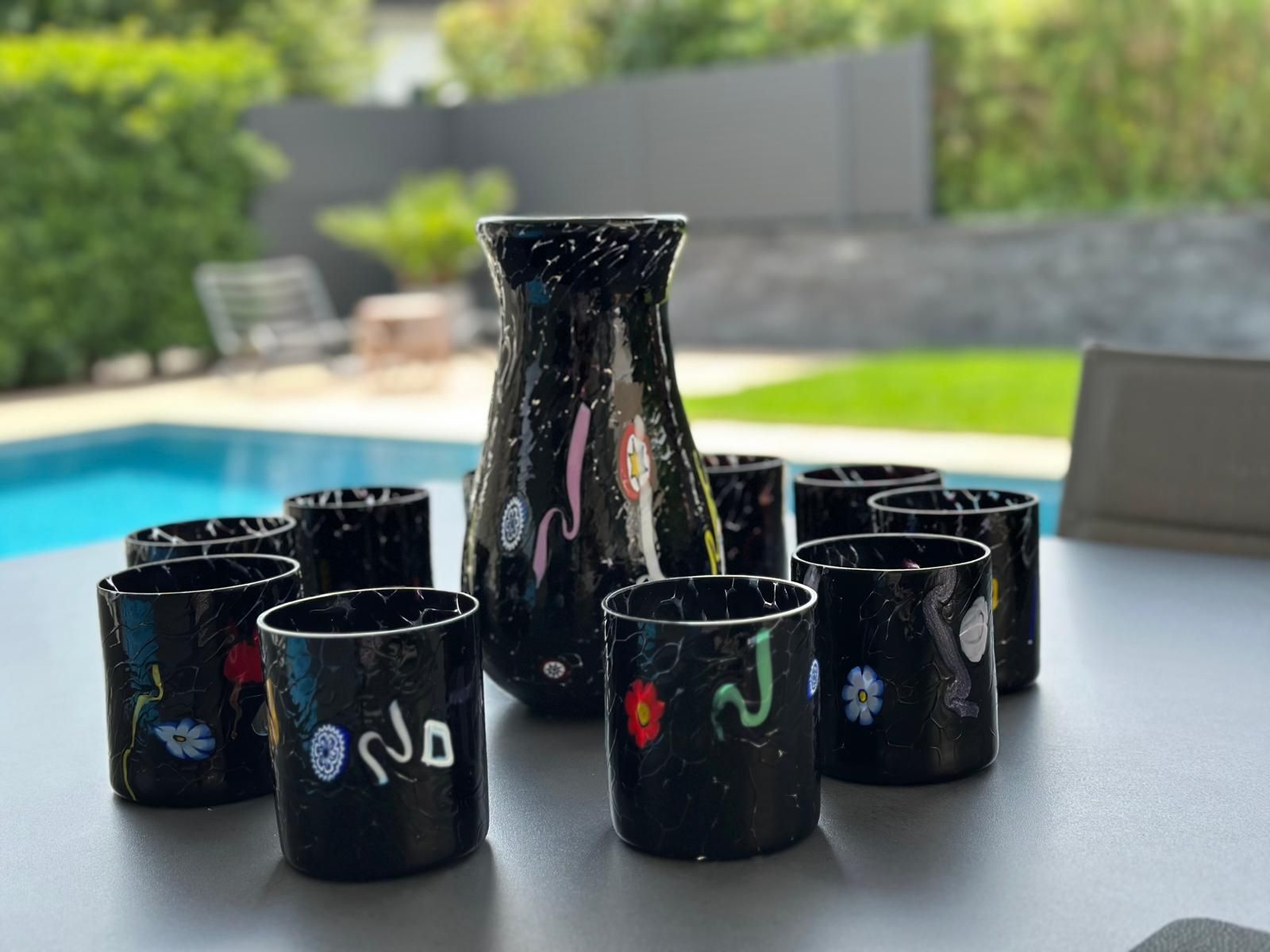 Murano Bicchieri: Murano Glas Set, Karaffe mit 10 Gläser, Schwarz – Nuovo (secondo la descrizione) da Rudolfstetten venduto da Calanda12 3