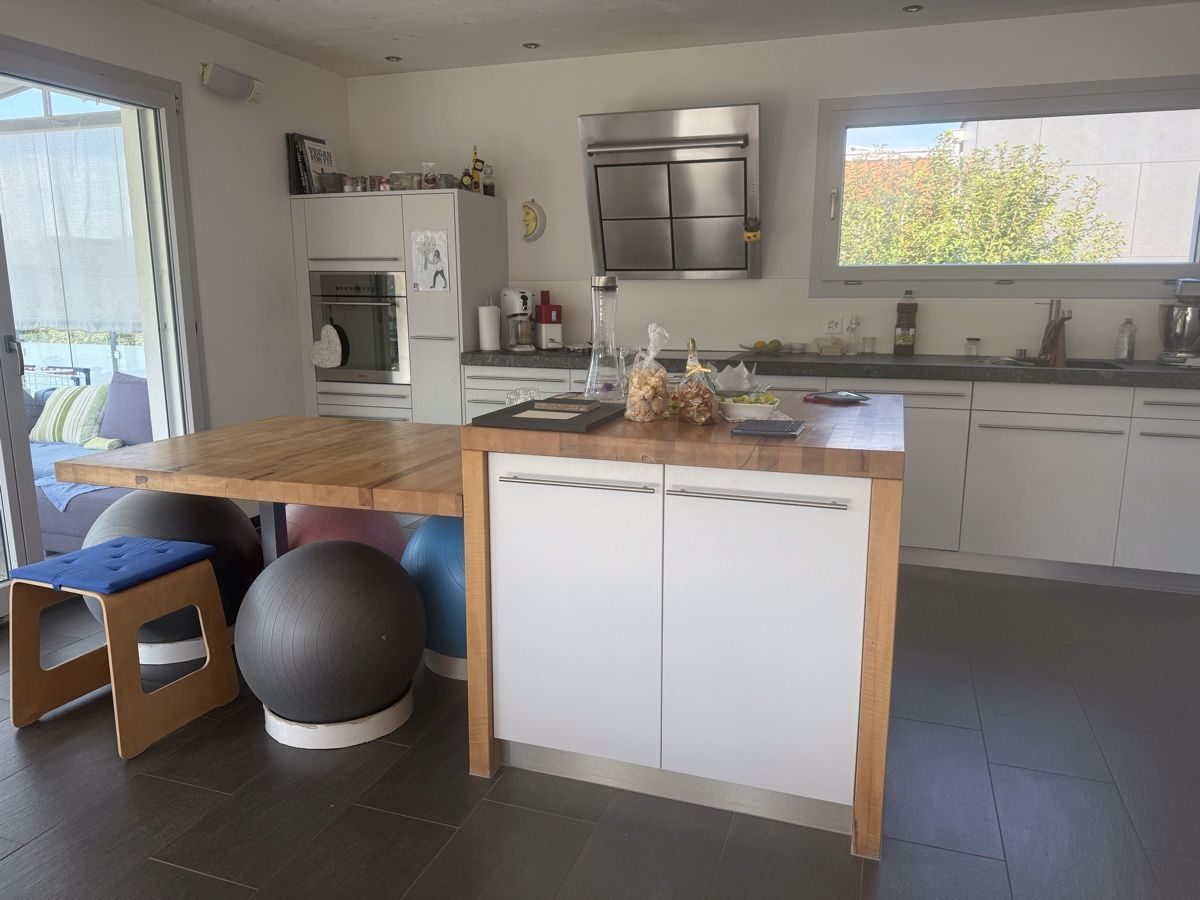 Cucine complete: Kücheninsel aus Holz  – Usato da Sirnach venduto da Famisa