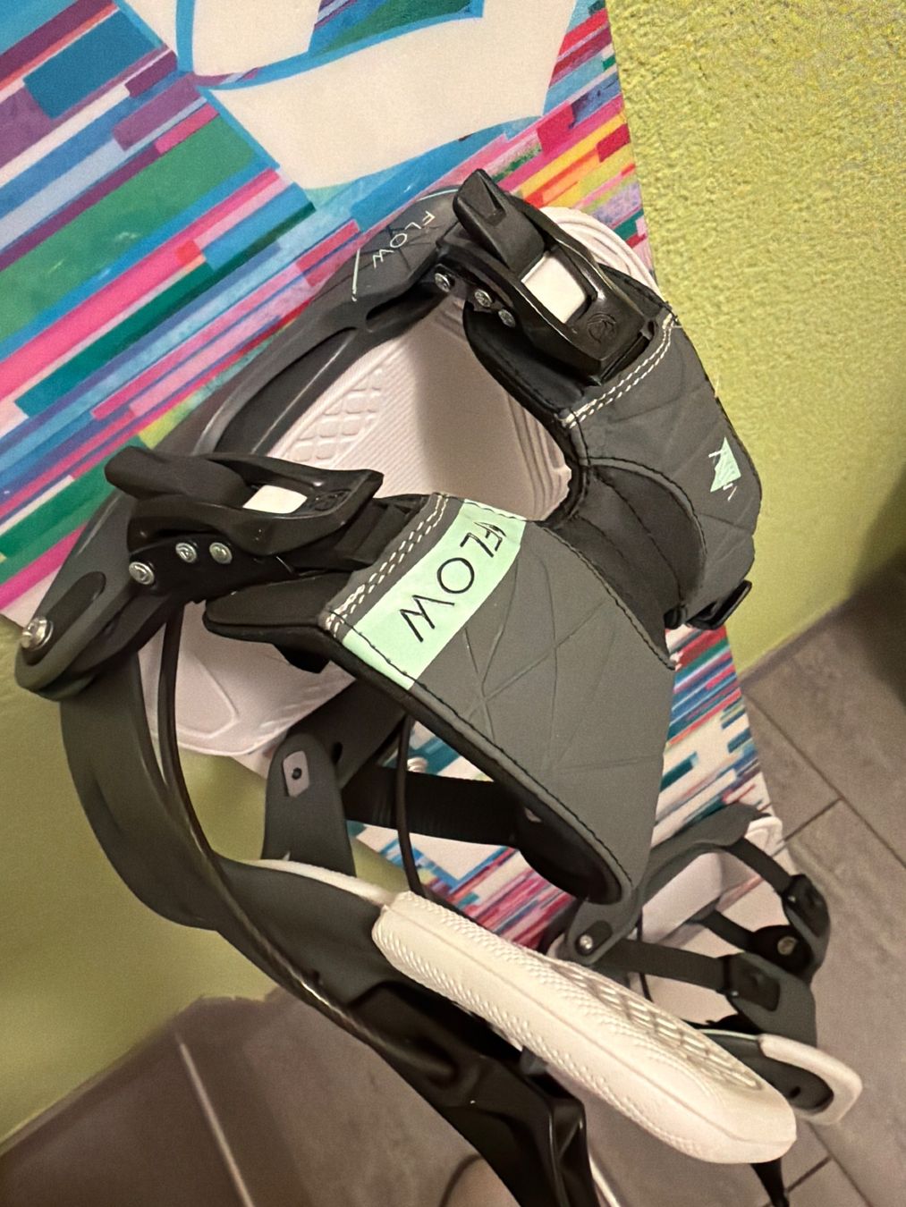 Board: Snowboard mit Flow- Bindung – Usato da Frauenkappelen venduto da 070179 1