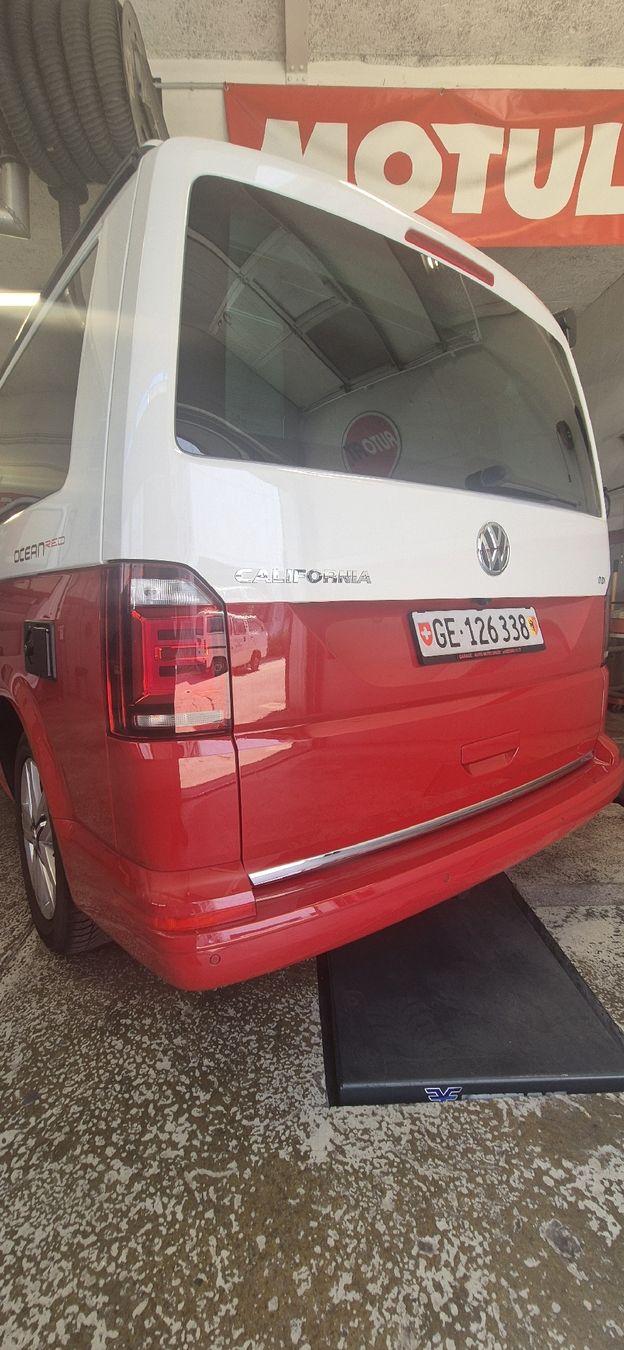 VW Veicoli da campeggio: vw t6 california ocean red – Usato da Carouge GE venduto da AutoMotoDrize 2