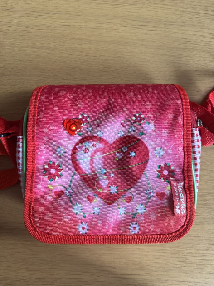 Kindertaschen: Kinder Tasche Hearts rot Herz Design  – Neu (gemäss Beschreibung) aus Liestal von lea_j9xn 2