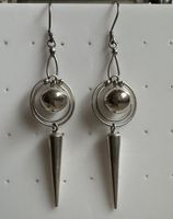 Futuristische 925 Silber Ohrhänger mit Kugel und Spitz