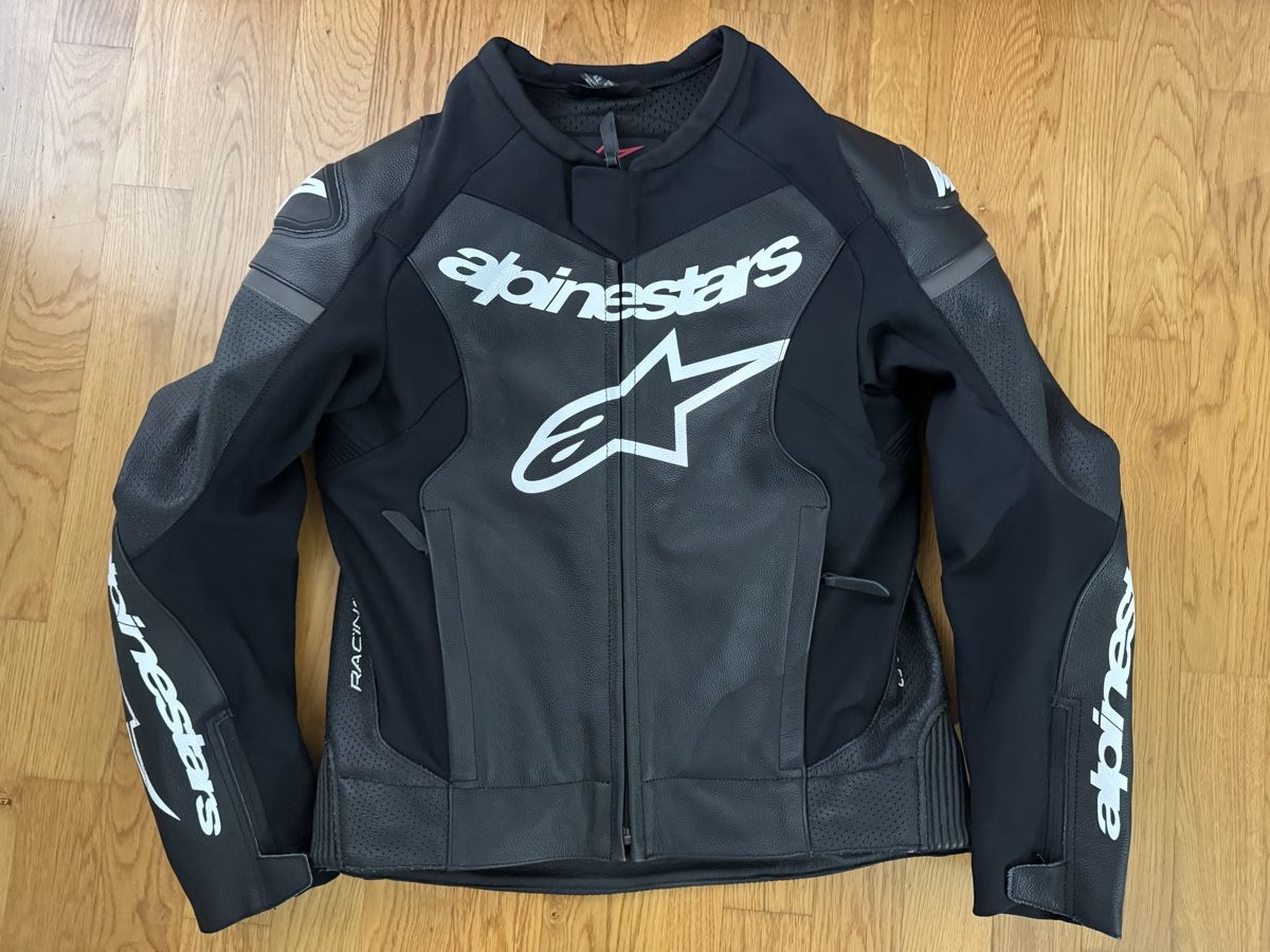 Alpinestars Completi, tute sportive e funzionali: Alpinestars GP Force Lurv 2PC Lederkombi Gr. 52 – Nuovo (secondo la descrizione) da St. Gallen venduto da floriyang 1