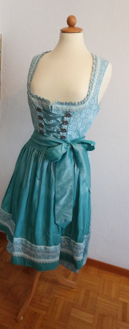 Kostüme: Krüger Dirndl – Neu (gemäss Beschreibung) aus Grüningen von selinasearching 1