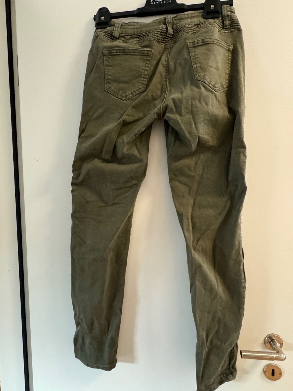 Pantaloni: Hose Olivegrün, Gr.M – Usato da Arlesheim venduto da Eli_77 5
