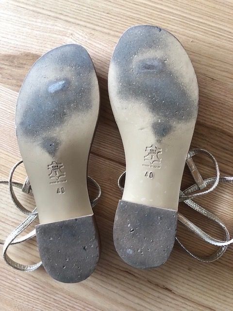 Scarpe da donna: Infradito dorate Capri – Usato da Davesco-Soragno venduto da dvf_7h6d 3