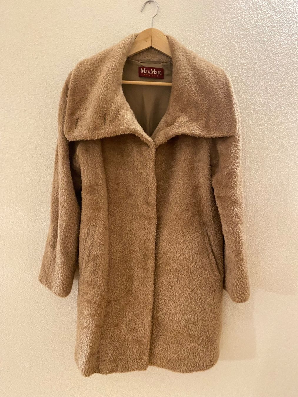 Max Mara Cappotti: MAX MARA ALPACA/WOLLE MANTEL CAMEL FARBE – Usato da Zürich venduto da Fashionparade