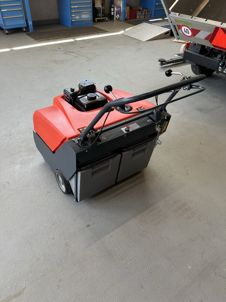 Hako Tutte le macchine: Hako Hamster 800V Wischmaschine  – Usato da Lenzburg venduto da billistar 3