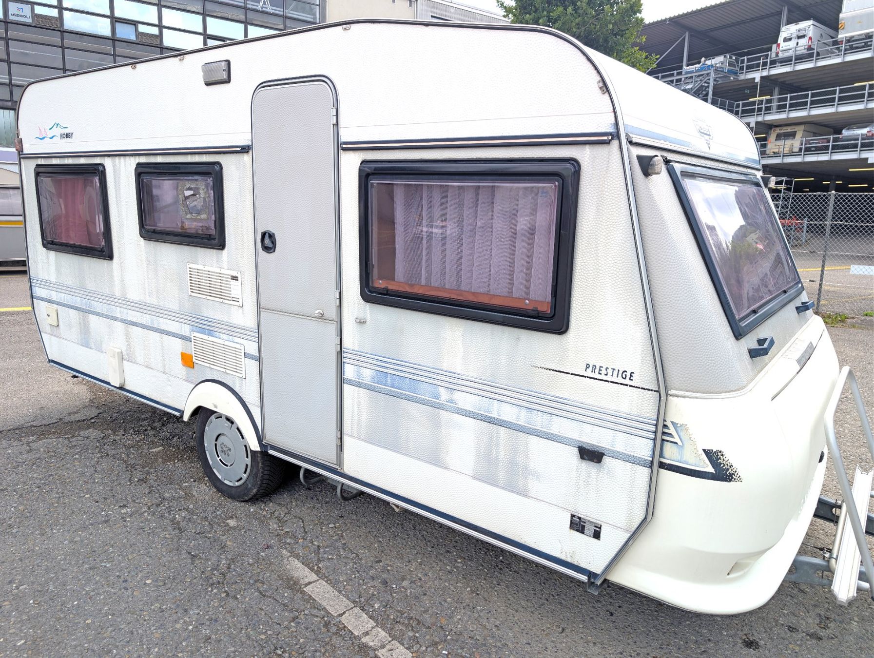 Hobby Véhicules de camping: Wohnwagen Hobby 460 – D'occasion à Winterthur par MCW