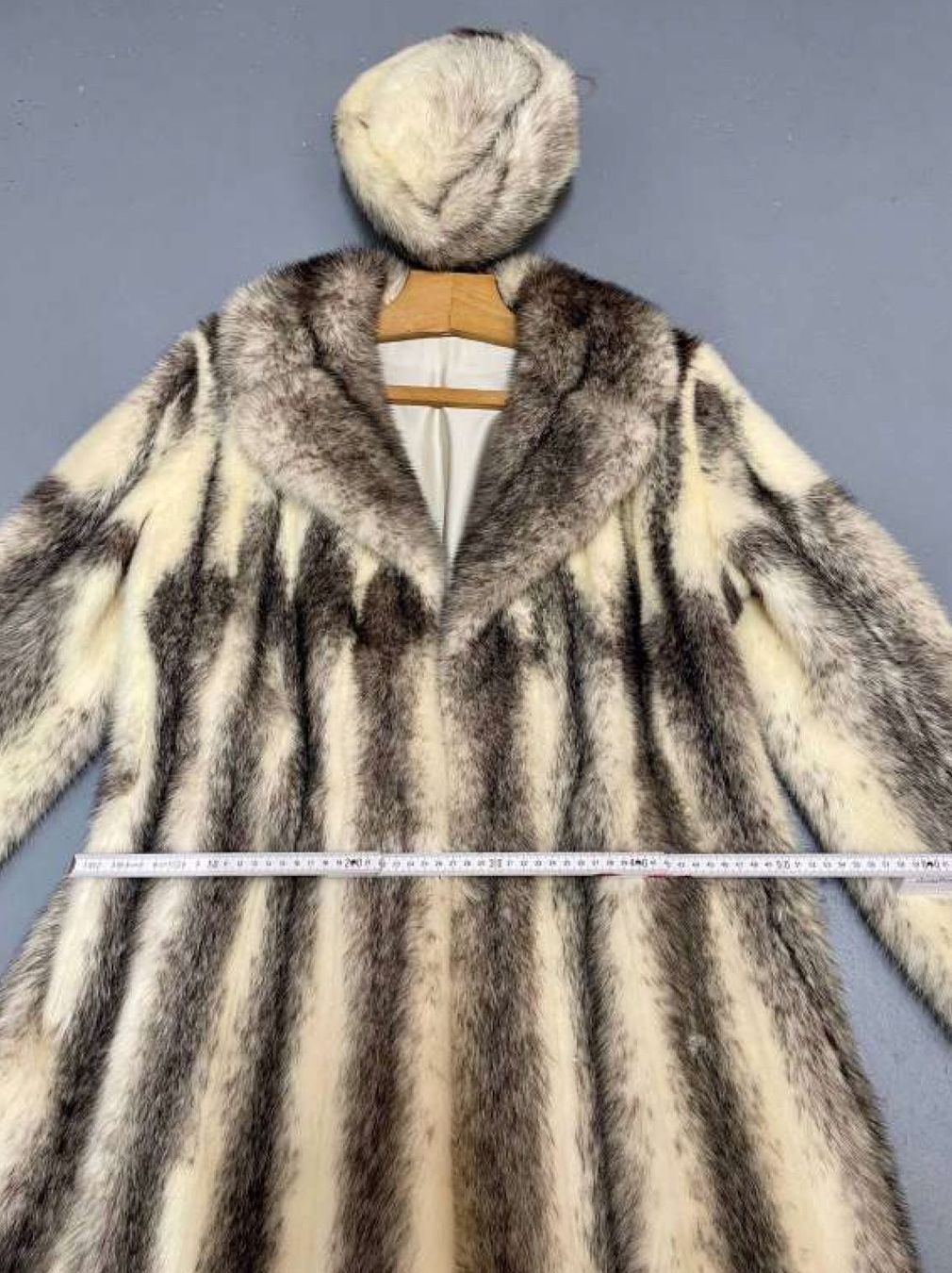 Nerz Mäntel: Nerzmantel mit Nerzkappe, Eleganz pur – Gebraucht aus Grellingen von bezi2000 5