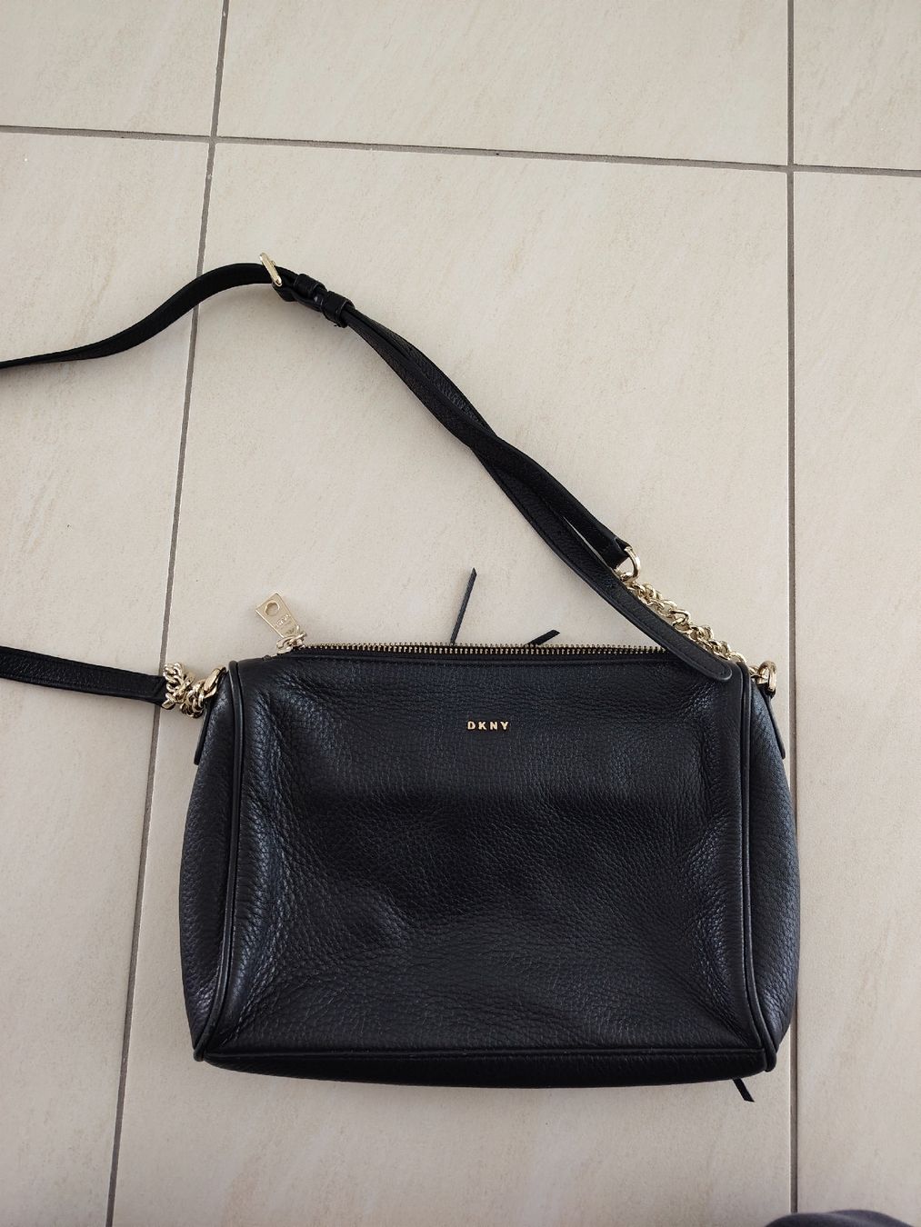 Borse da donna: Dkny Leder Bag – Usato da Mendrisio venduto da Dee-11 4