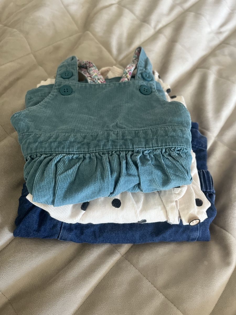 Lotti & Set di vestiti: Baby Mädchen Latzrockset – Usato da Zürich venduto da torokbalint84