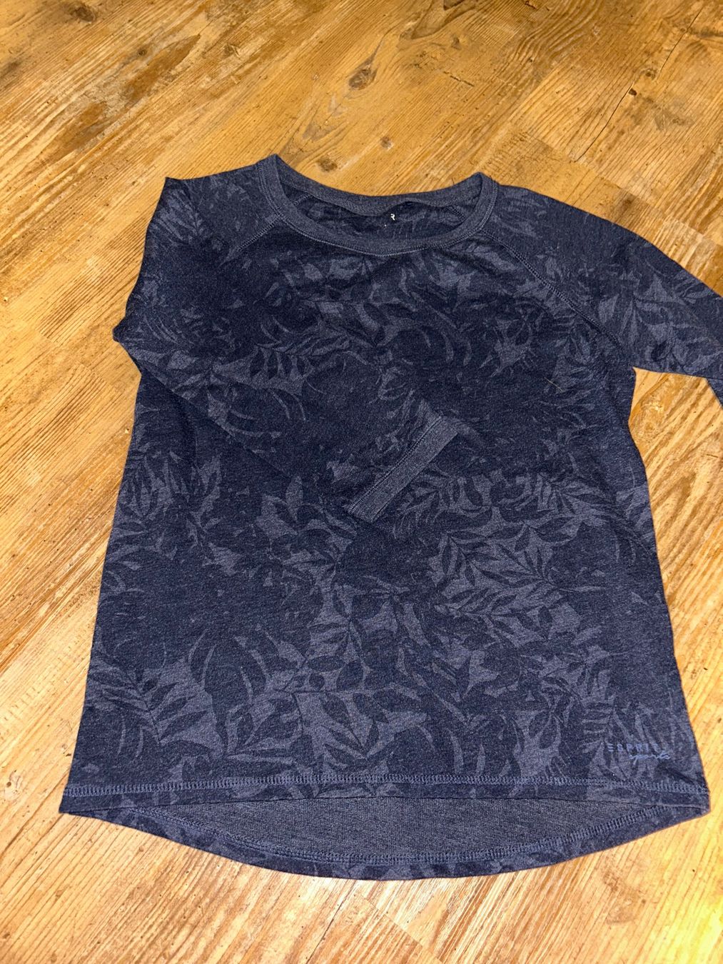 Esprit Pullover & Sweatshirts: Pullover mit 3/4 Ärmeln S Esprit – Gebraucht aus Safenwil von 2hand_aber_wertvoll