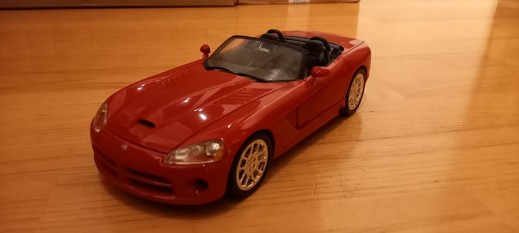 Dodge Modellini d'auto: Dodge Viper ERTL – Usato da Les Brenets venduto da flu_z9bl