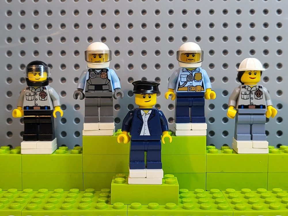 5 Lego-Minifiguren, Original oder mit viel Eigenkreation | Kaufen auf ...