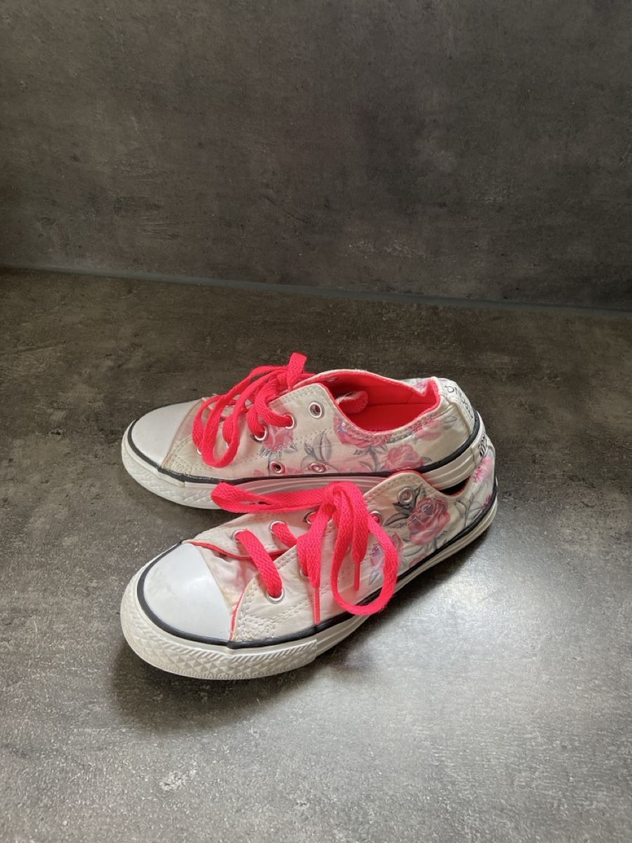 Converse Chaussures filles: Basket CONVERSE - Pointure 33 – D'occasion à Sornard (Nendaz) par delezedoris
