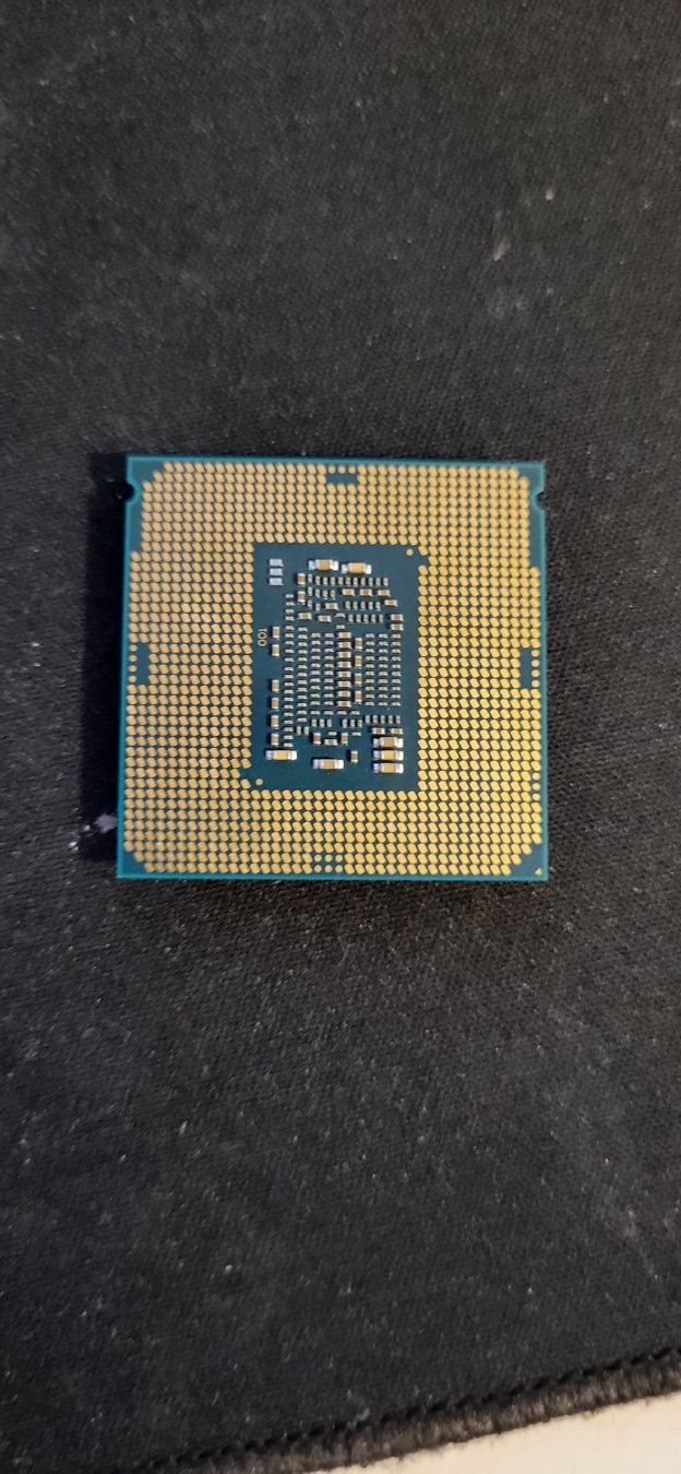 Intel Composants électroniques: i7 7700 – D'occasion à Waldstatt par Durstigog 1