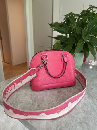 Sac à main Louis Vuitton Alma BB cuir épi rose