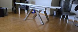 Ausziehbarer Esstisch Weiss, Metallfuss, 140-180cm, top Zust