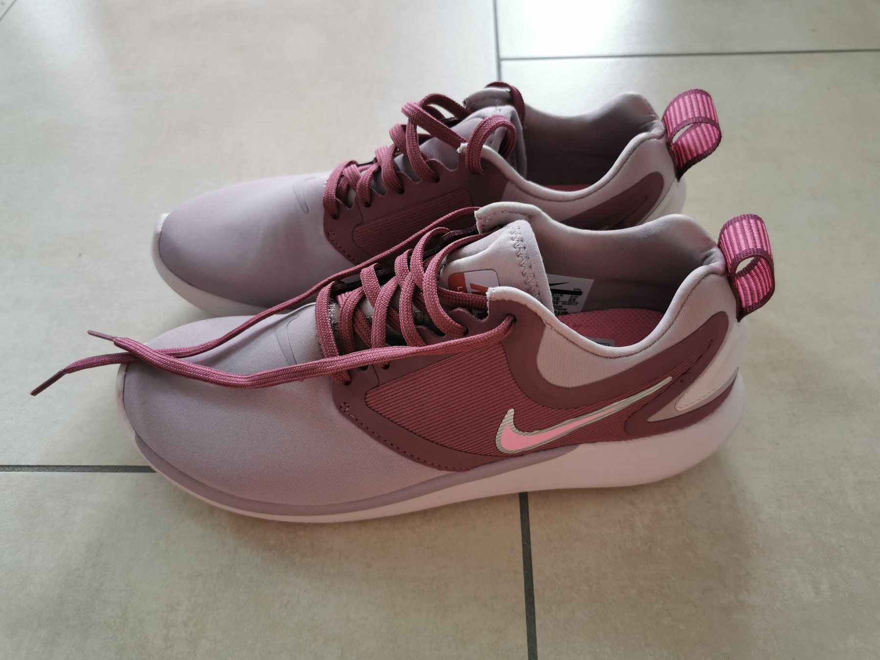 Nike Scarpe da donna: Nike LUNARSOLO - Grösse 39 – Nuovo (secondo la descrizione) da Rickenbach b. Wil venduto da VeryLovelyThings 7