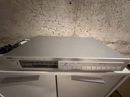 Tuner Yamaha T-520 AM/FM argent état acceptable