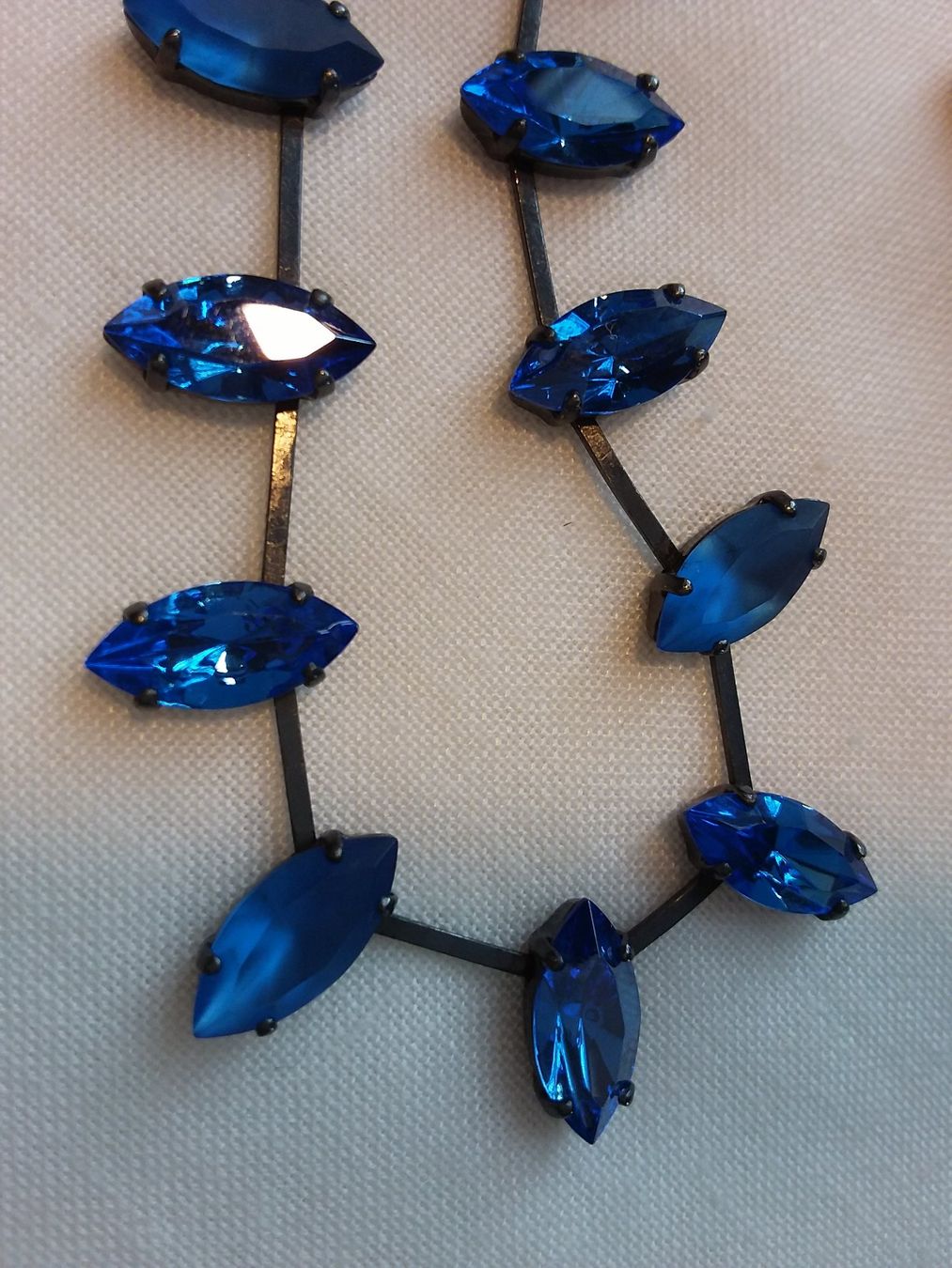 Ketten: Blaues Schmuck Set, Ohrclips mit Collier, Glas, 60er – Gebraucht aus Zürich von sanwit 6