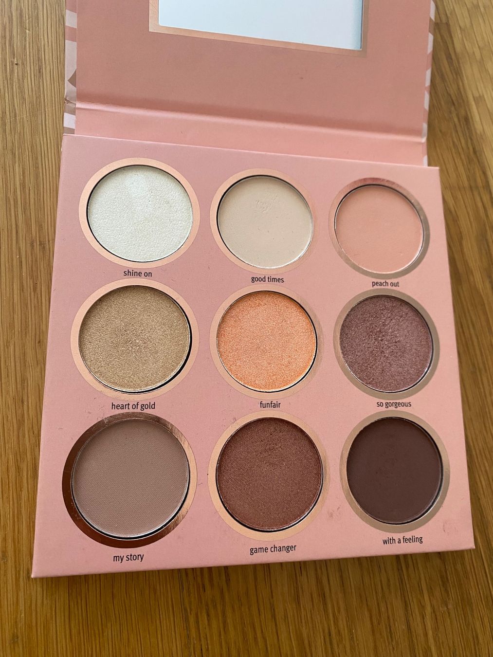 Make-up: Eyeshadow Palette von Essence – Neu (gemäss Beschreibung) aus Riedholz von lenibeni03