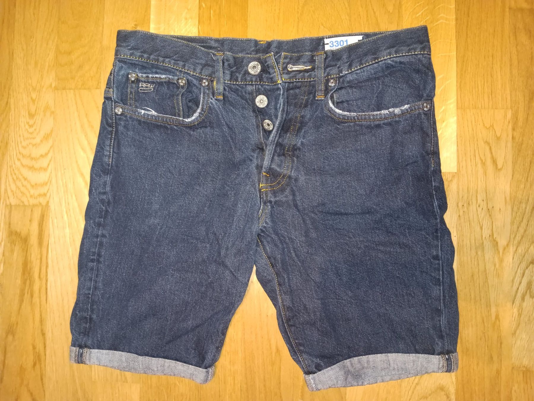 Jeans: Kurze Jeanshose ,Size 31 – Neu (gemäss Beschreibung) aus aarburg von macacito