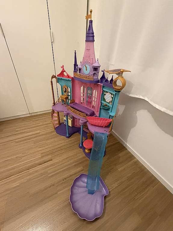 Disney Giocattoli: Disney Prinzessinen Schloss – Usato da Wettingen venduto da Bushid0 3