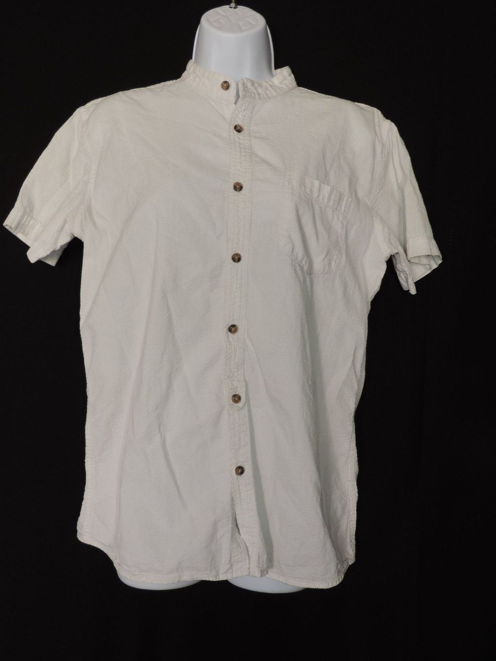 Chemises: chemise blanche avec léger relief – D'occasion à Genève par Axelle333