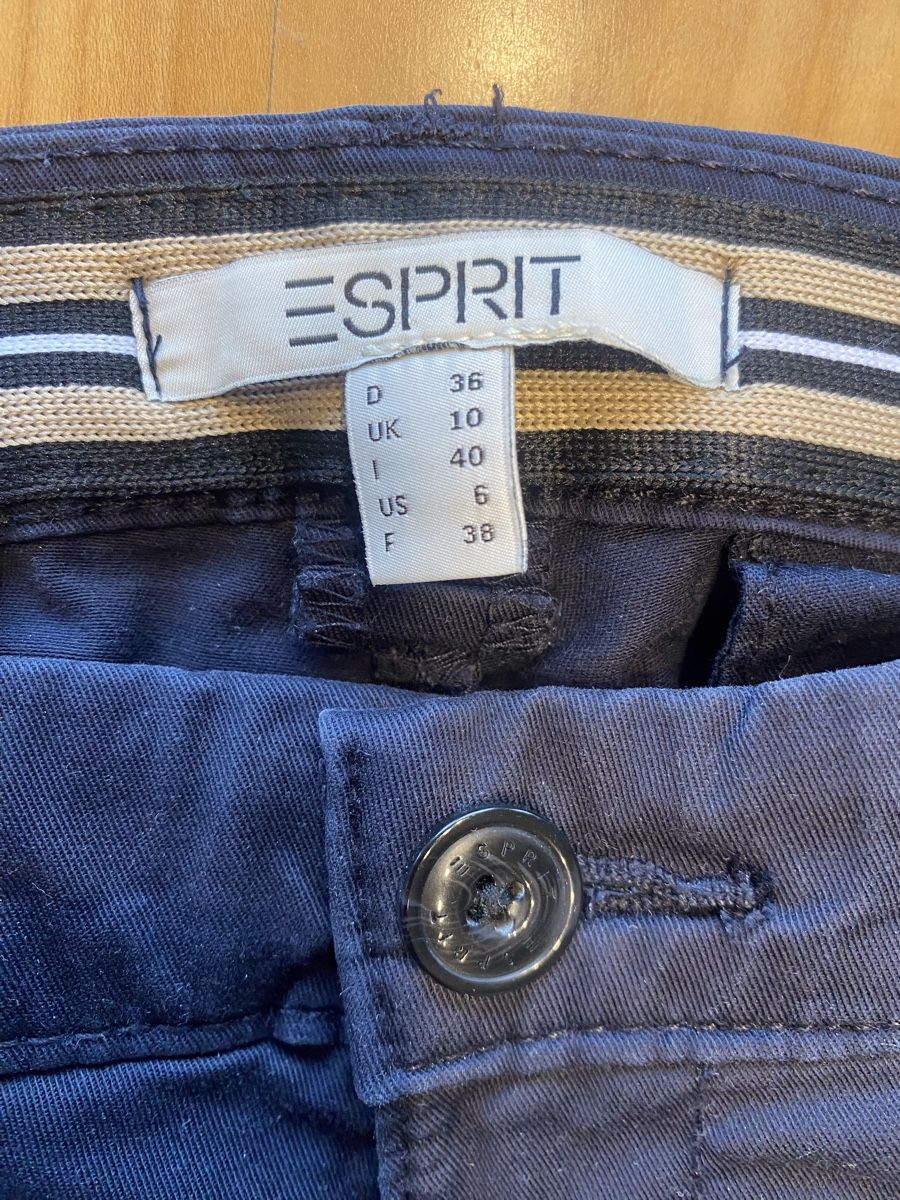 Esprit Pantaloni: ESPRIT Damen Chino Hose Dunkelblau Gr. 36 – Usato da Zürich venduto da Entlisberger 1